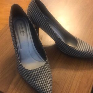 Size 9 comfort plus shoes